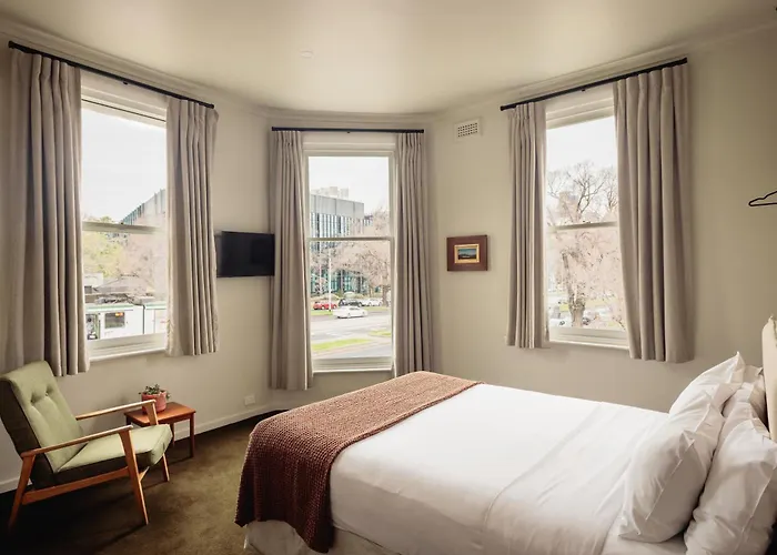 Naughtons Hotel Melbourne